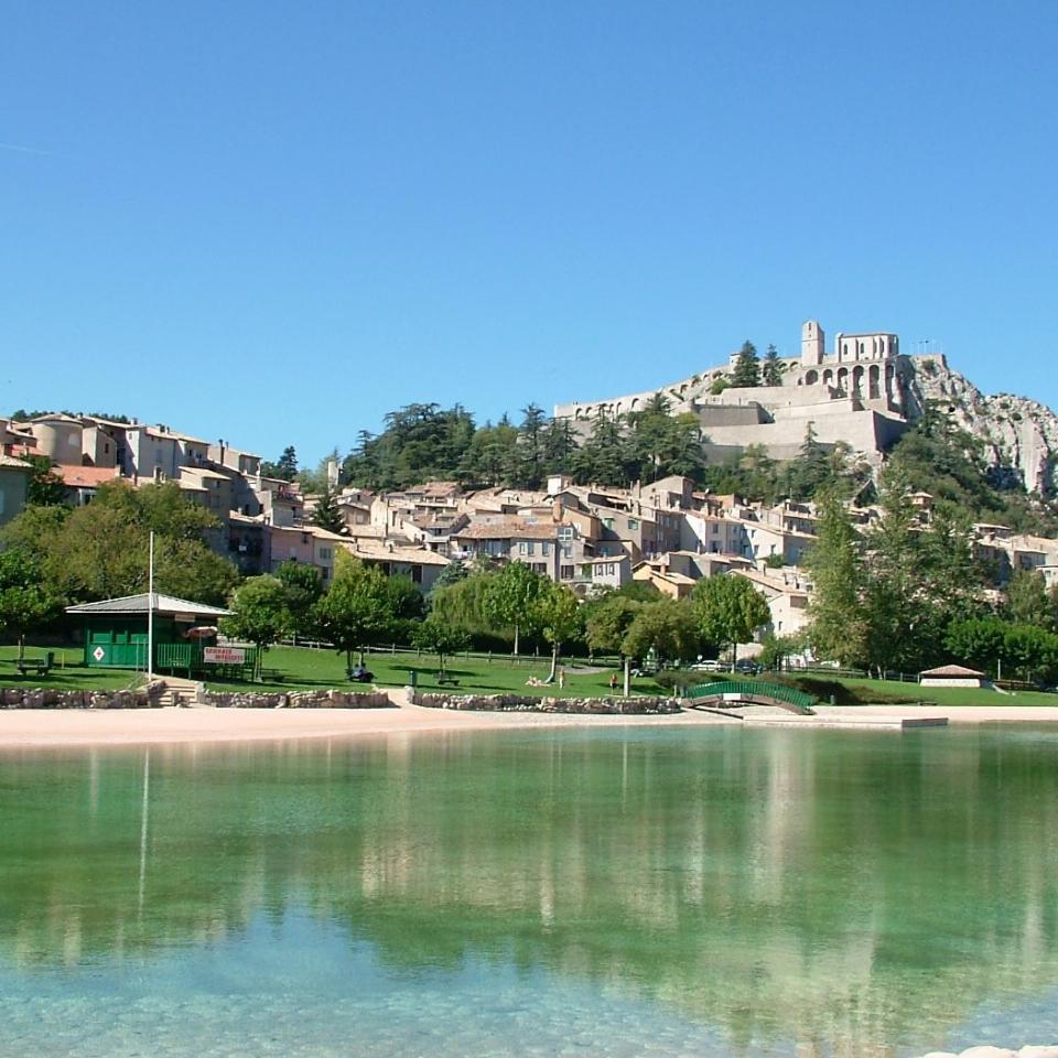 Etxe Laminak Bed & Breakfast Sisteron Exterior foto